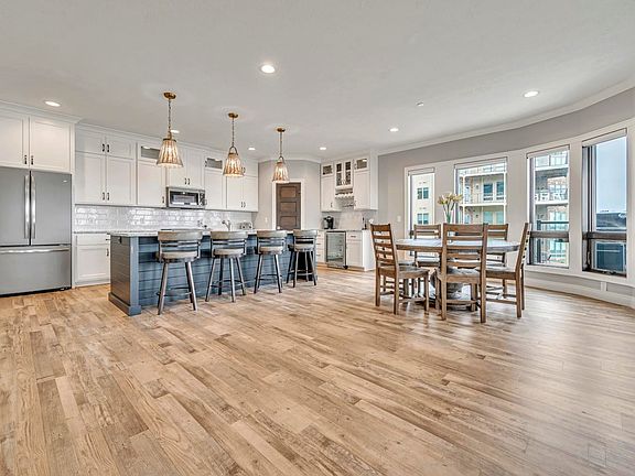 4th image of 465 240th Ave #204