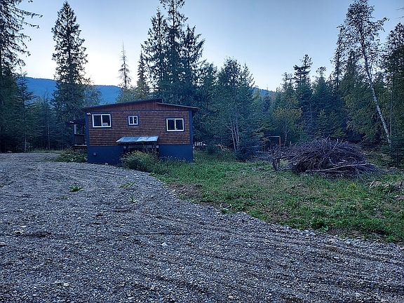 Full, pull through driveway 