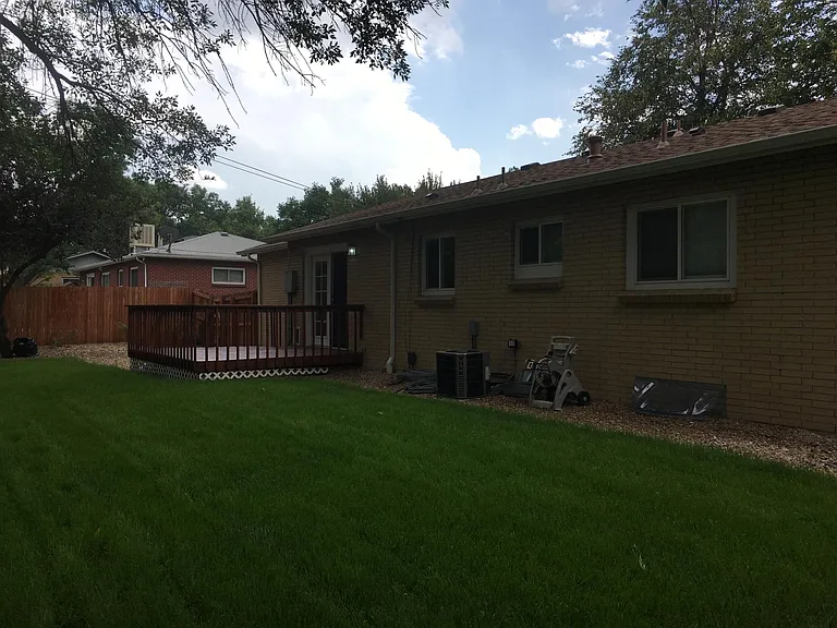 390 S Taft St — Photo 12