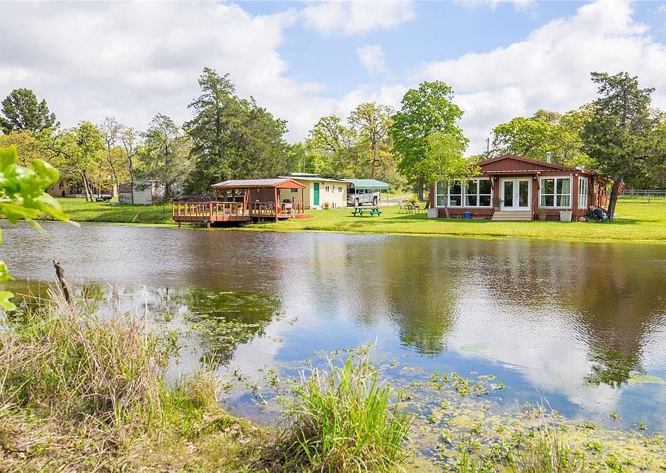 1st image of 403 Lake Dr