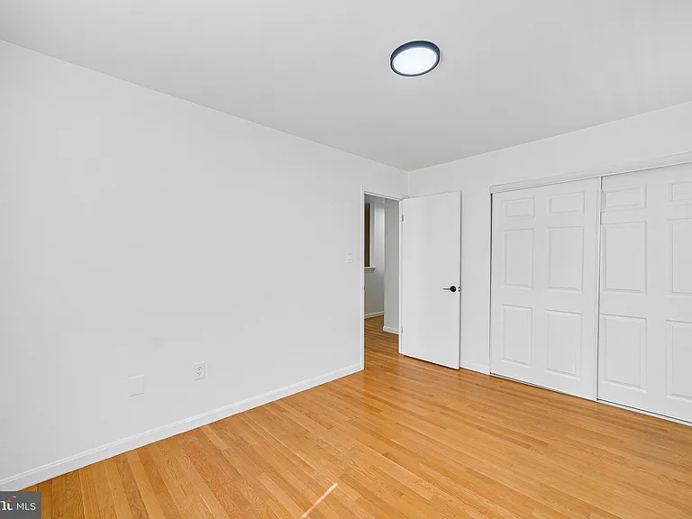 17515 Sabrina Ter — Photo 28