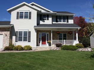 2013 Maplewood Dr, Onalaska, WI 54650