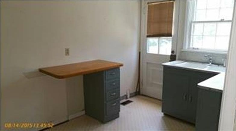 2nd image of 2521 E Oak St