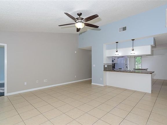 5th image of 2840 Wesleyan Dr