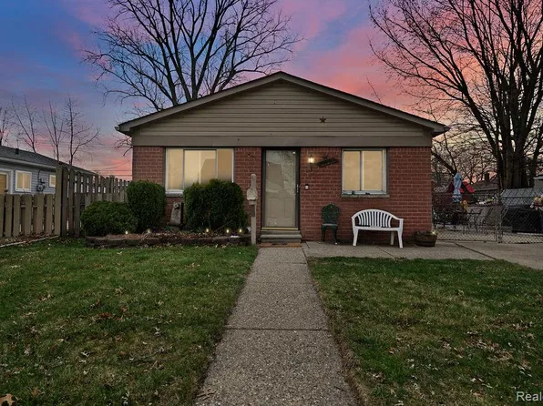 25530 Cole St, Roseville, MI 48066