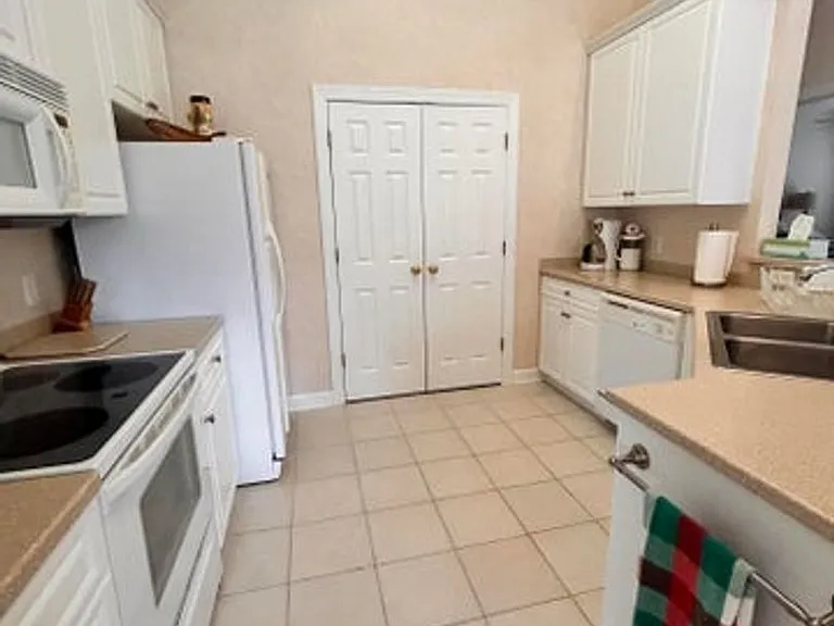 107 Crooked Gulley Cir #4 — Photo 12