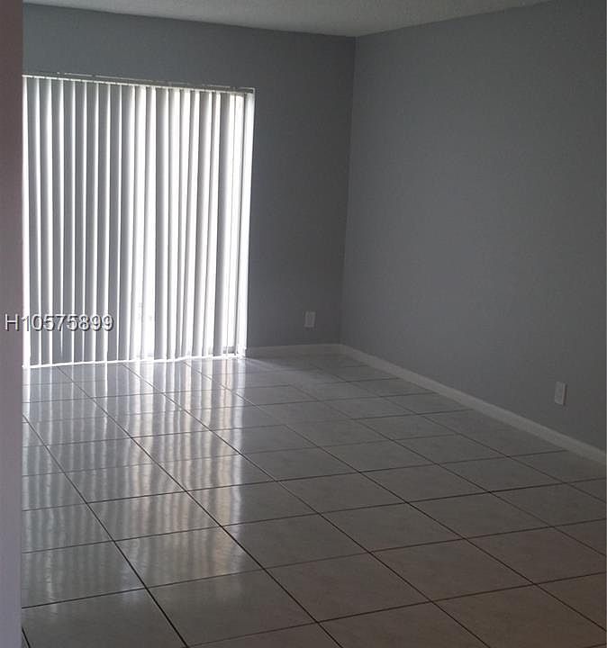 1st image of 10019 Twin Lakes Dr