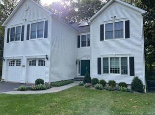 146 E Hunting Ridge Rd, Stamford, CT 06903