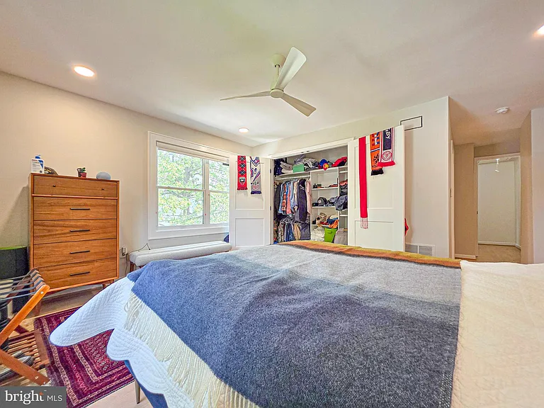 302 E Custis Ave #A — Photo 16