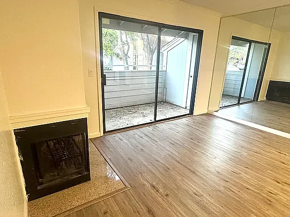 650 Del Verde Cir #6 — Photo 22