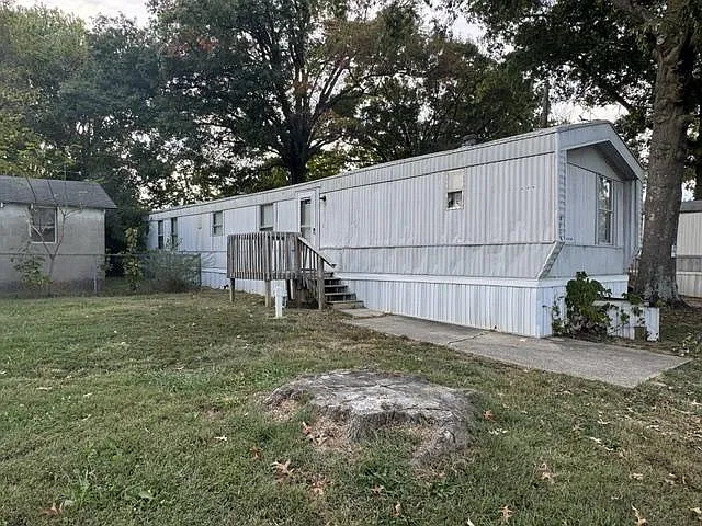 404 Lee St — Photo 1
