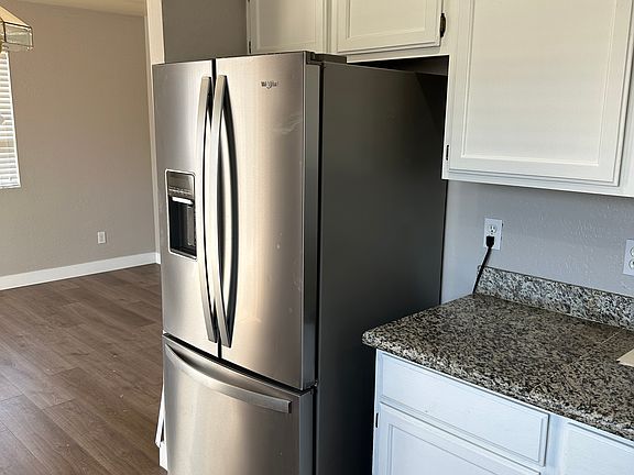5th image of 202 W Marguerite Ave