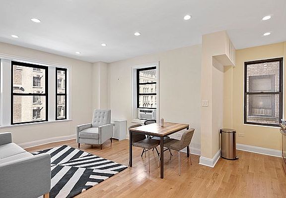 3rd image of 514 Cathedral Pkwy #7D