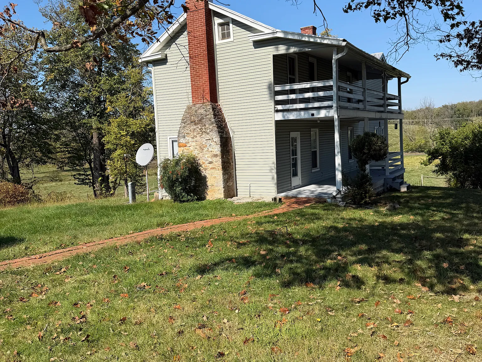 2 bed, 2.5 bath, 2000 sqft, $2,000 — Photo 2