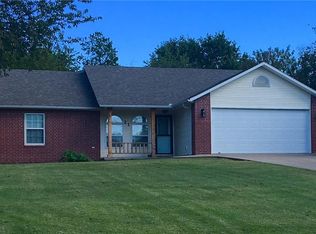 21 Longridge Ln, Bella Vista, AR 72715
