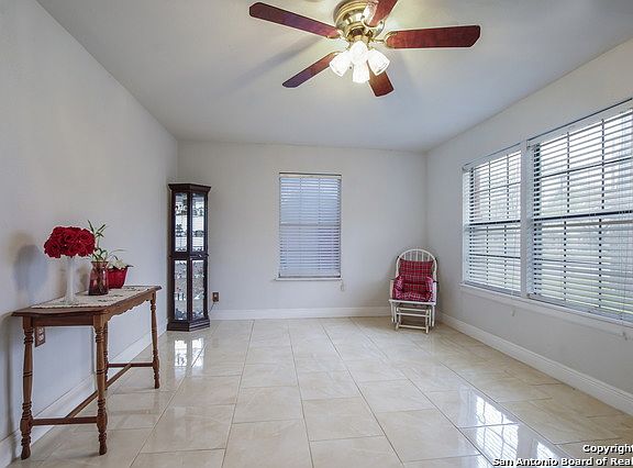 4th image of 106 Suddith Dr