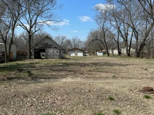 822 Washington St, Lyndon, KS 66451