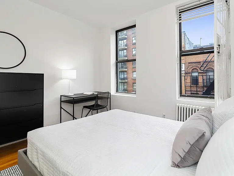 145 E 35th St #5ME — Photo 3