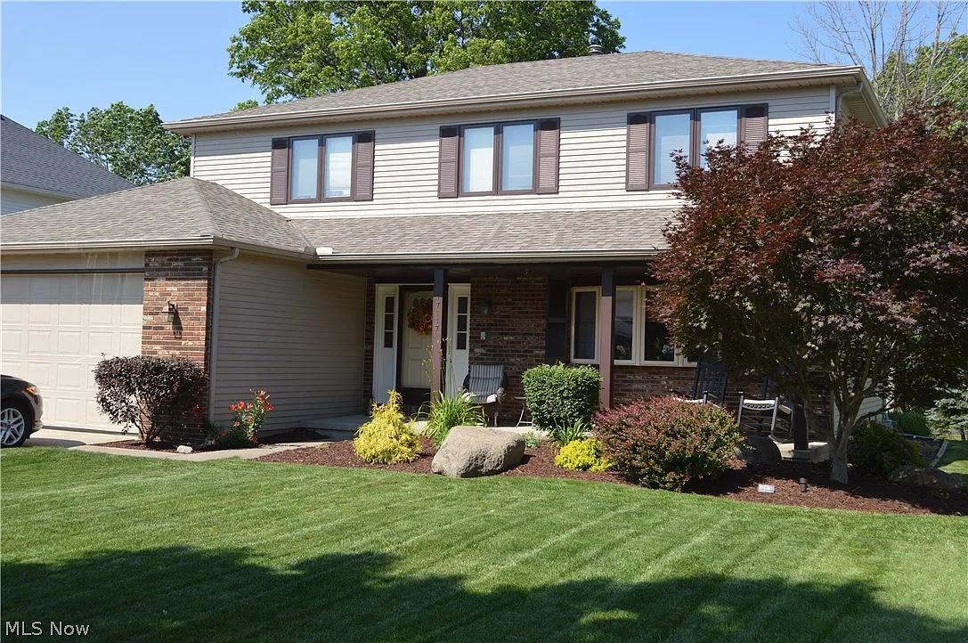 17117 Greenwood Dr photo 1