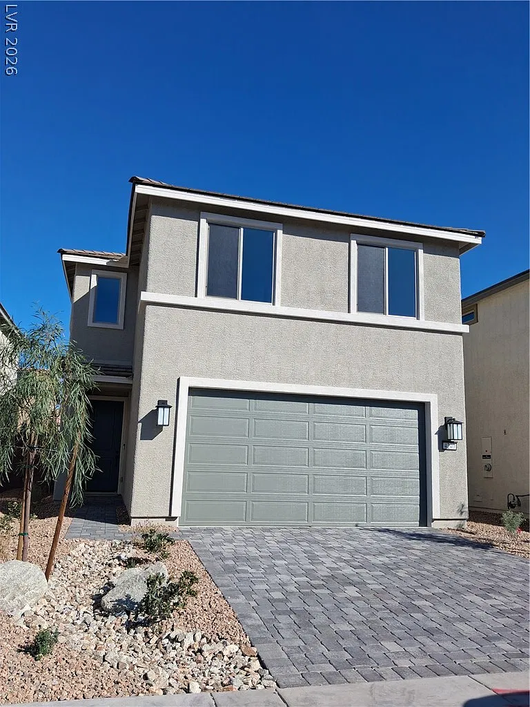 5 bed, 3.0 bath, 2255 sqft, $2,350 — Photo 1
