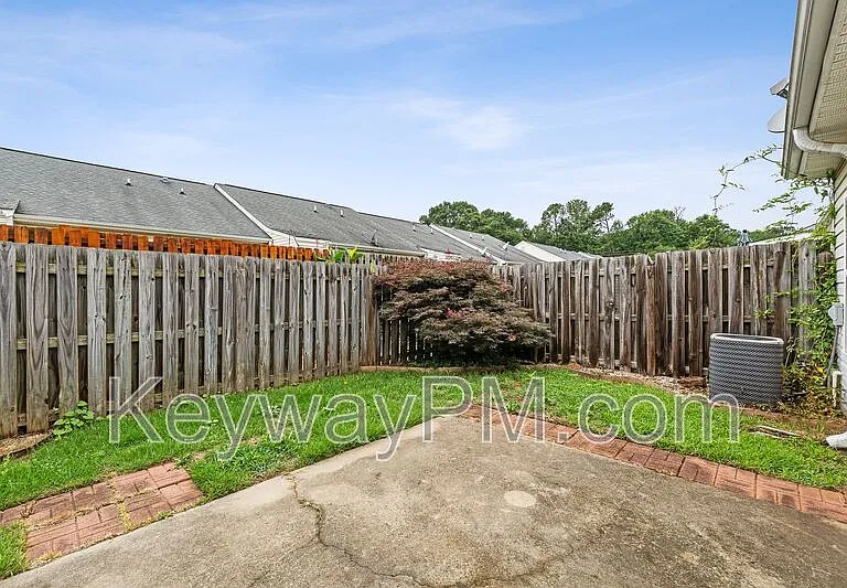 208 Satomi Way — Photo 18