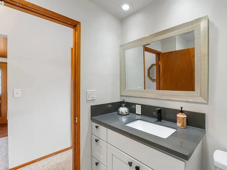115 NE Riverview Dr — Photo 10