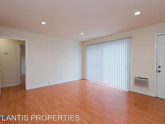 2nd image of 210 Rose Ct APT 08