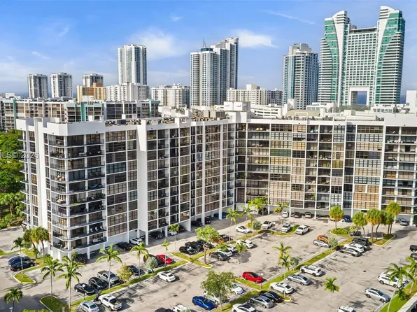 200 Leslie Dr APT 930, Hallandale, FL 33009