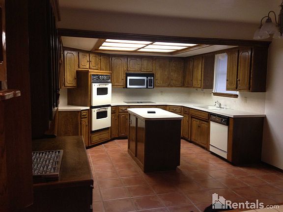 5th image of 4220 Mellow Hill Dr