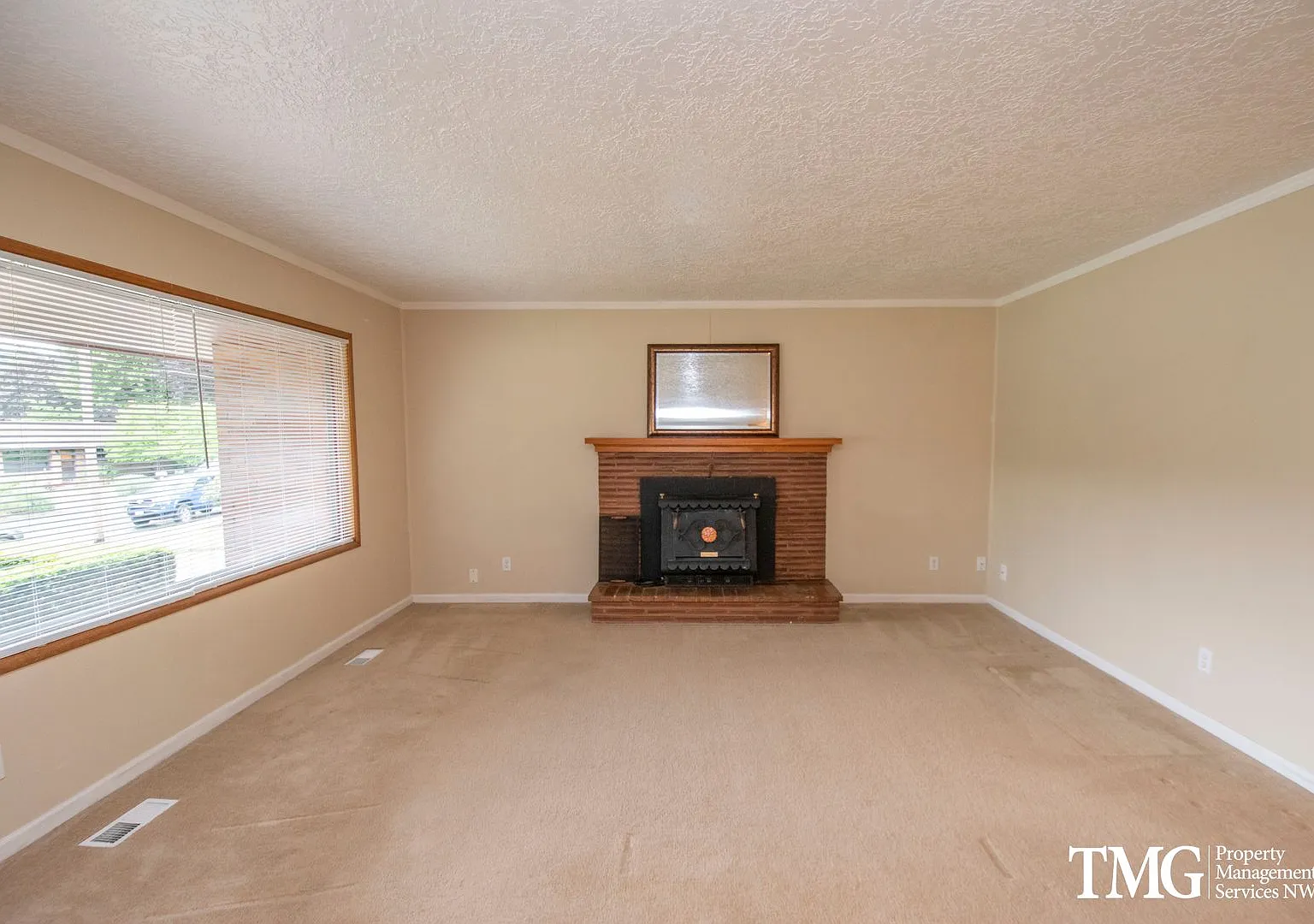 3 BD Camas Ranch-Style Home with Covered Patio & Spacious Backyard — Photo 2