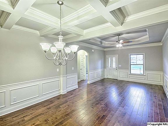 4th image of 7025 Camrose Ln