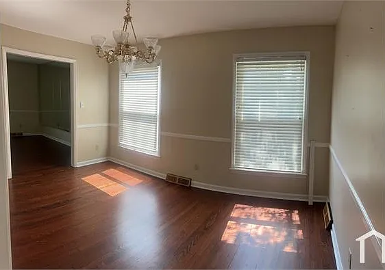 7900 Meadowdale Ln — Photo 5