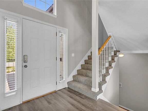 5th image of 715 Redbud Dr