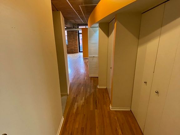 3rd image of 2911 N Western Ave APT 106