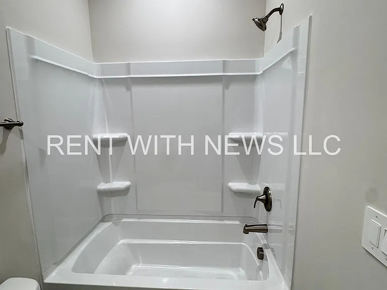 649 White Birch Ln — Photo 31