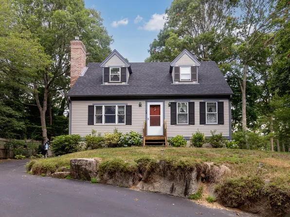 28 Cranberry Avenue, Mashpee, MA 02649