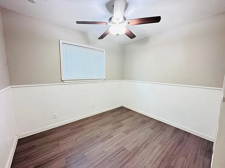 10806 Lazy Oaks Dr — Photo 18