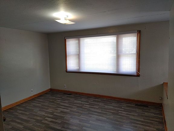 3rd image of 812 Grafton St APT 816