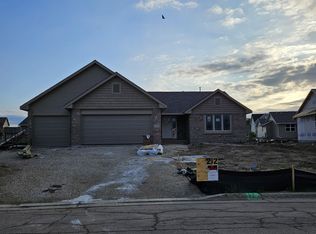 12427 Lakeview Dr, Loves Park, IL 61111