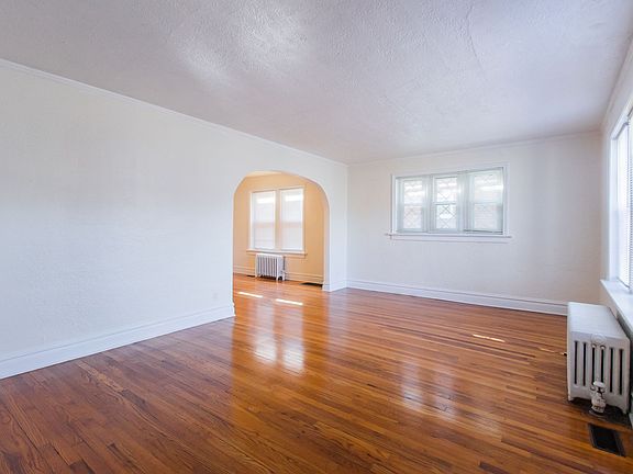 4th image of 7120 Dartmouth Ave
