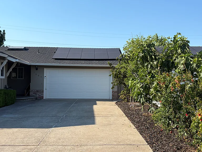 1695 Merrill Dr — Photo 8
