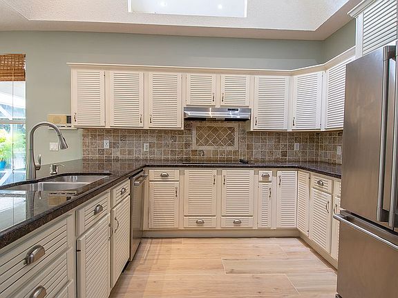 5th image of 8222 SE Sanctuary Dr