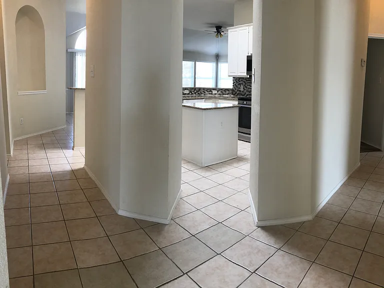 3841 Rolling Hills Dr — Photo 26