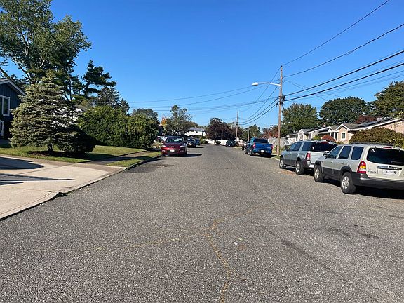 5th image of 269 Barleau St