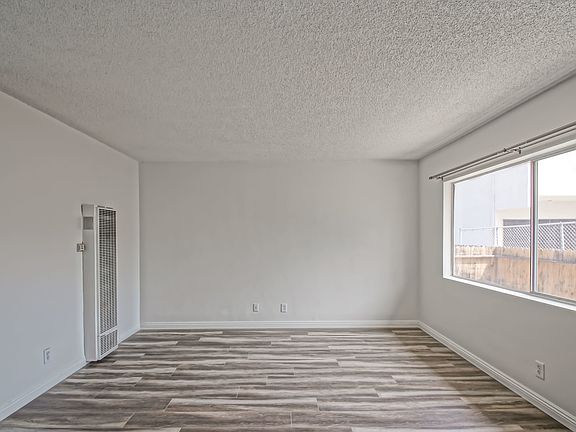 5th image of 2606 Carnegie Ln APT C