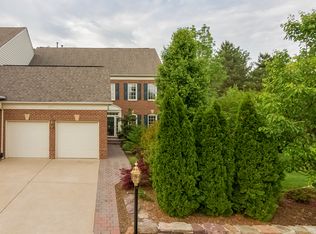 5259 Winter View Dr, Alexandria, VA 22312