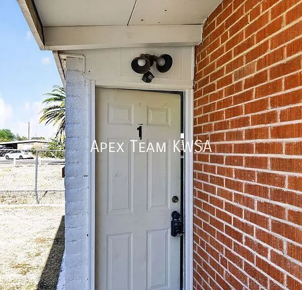 3919 E Lind Rd #1 — Photo 23