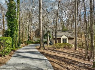 10 Pine Knoll Dr, Lake Wylie, SC 29710