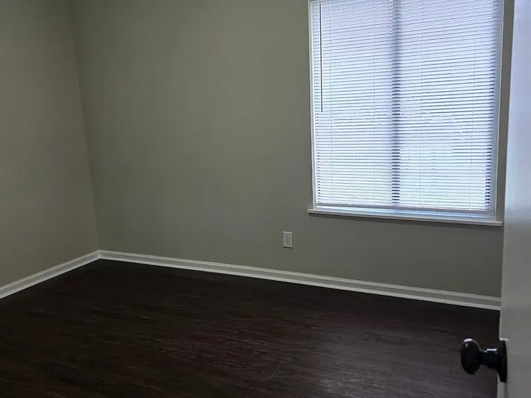 401 Hilltop Dr — Photo 21