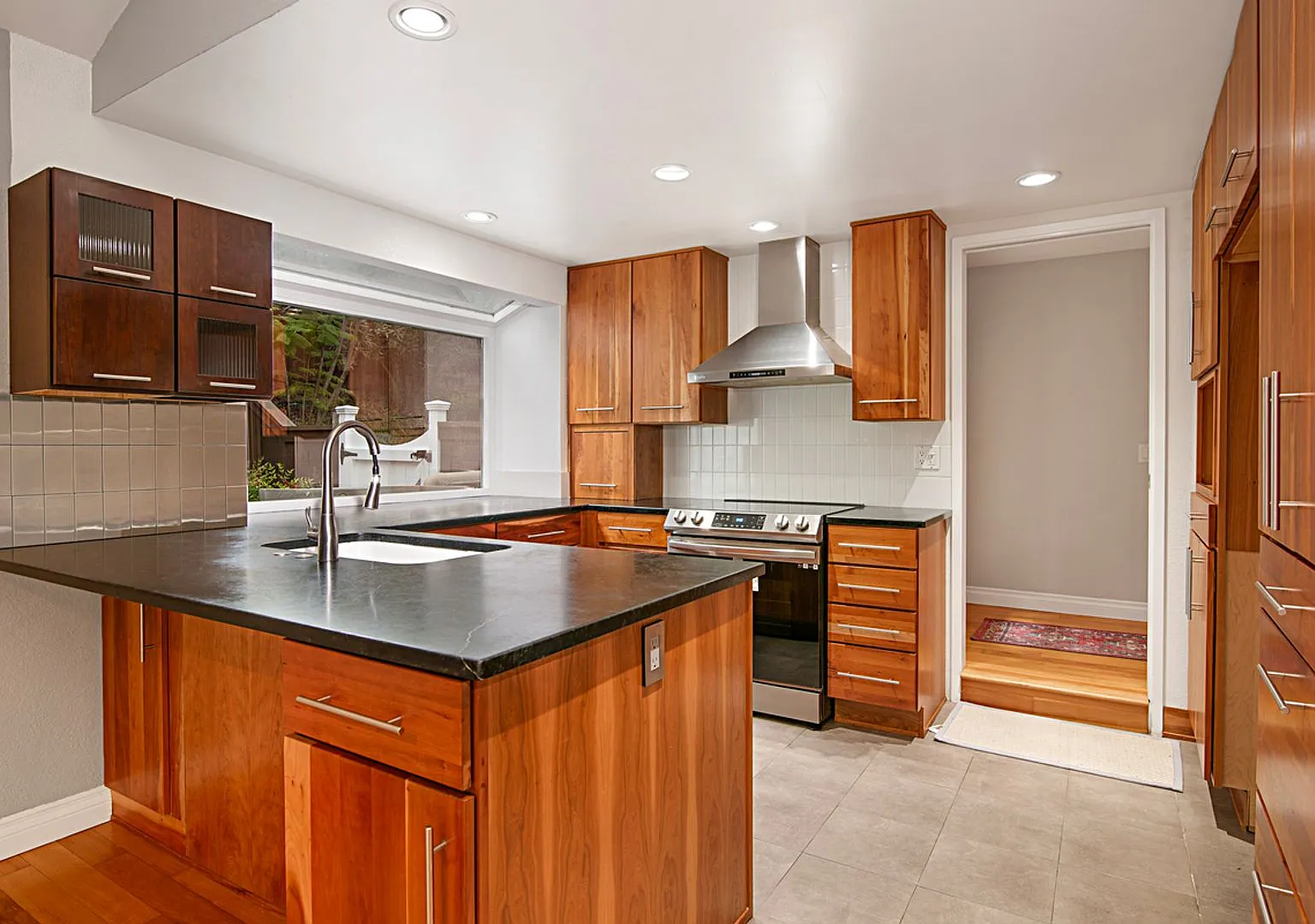 Modern 3BR/2BA Single-Family Home with Large Backyard in Scripps Ranch — Photo 1